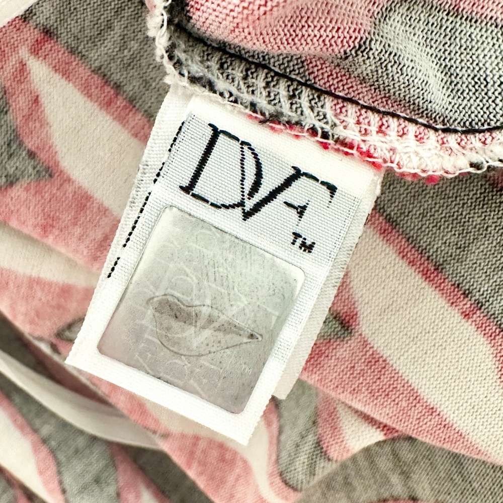 Diane Von Furatenberg Patterned Wrap Dress - Picture 4 of 7